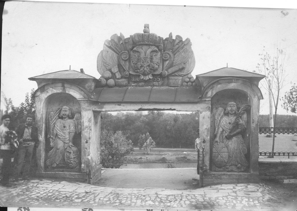 Елизаветинские ворота
