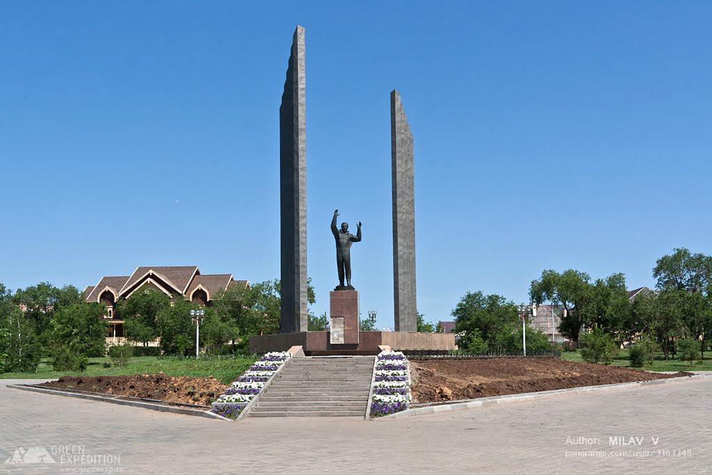 Памятник Гагарину (Оренбург)